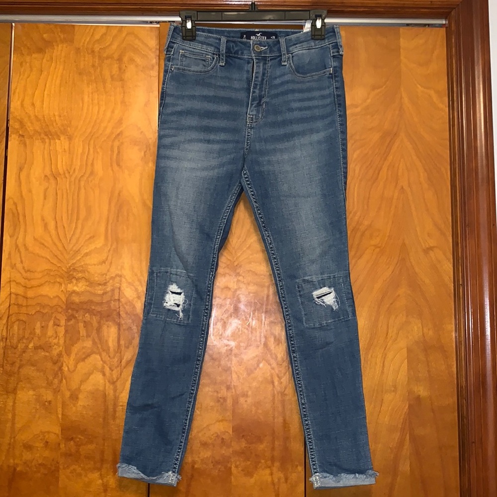 Medium wash- High rise crop super skinny jean